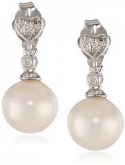 Sterling Silver White Heart Diamond and Pearl Dangle Earrings (0.05 cttw,I-J Color, I1-I2 Clarity)