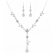 ACCESSORIESFOREVER Women Bridal Wedding Prom Fashion Jewelry Set Crystal Pearl Simple Floral Elegant Necklace Silver